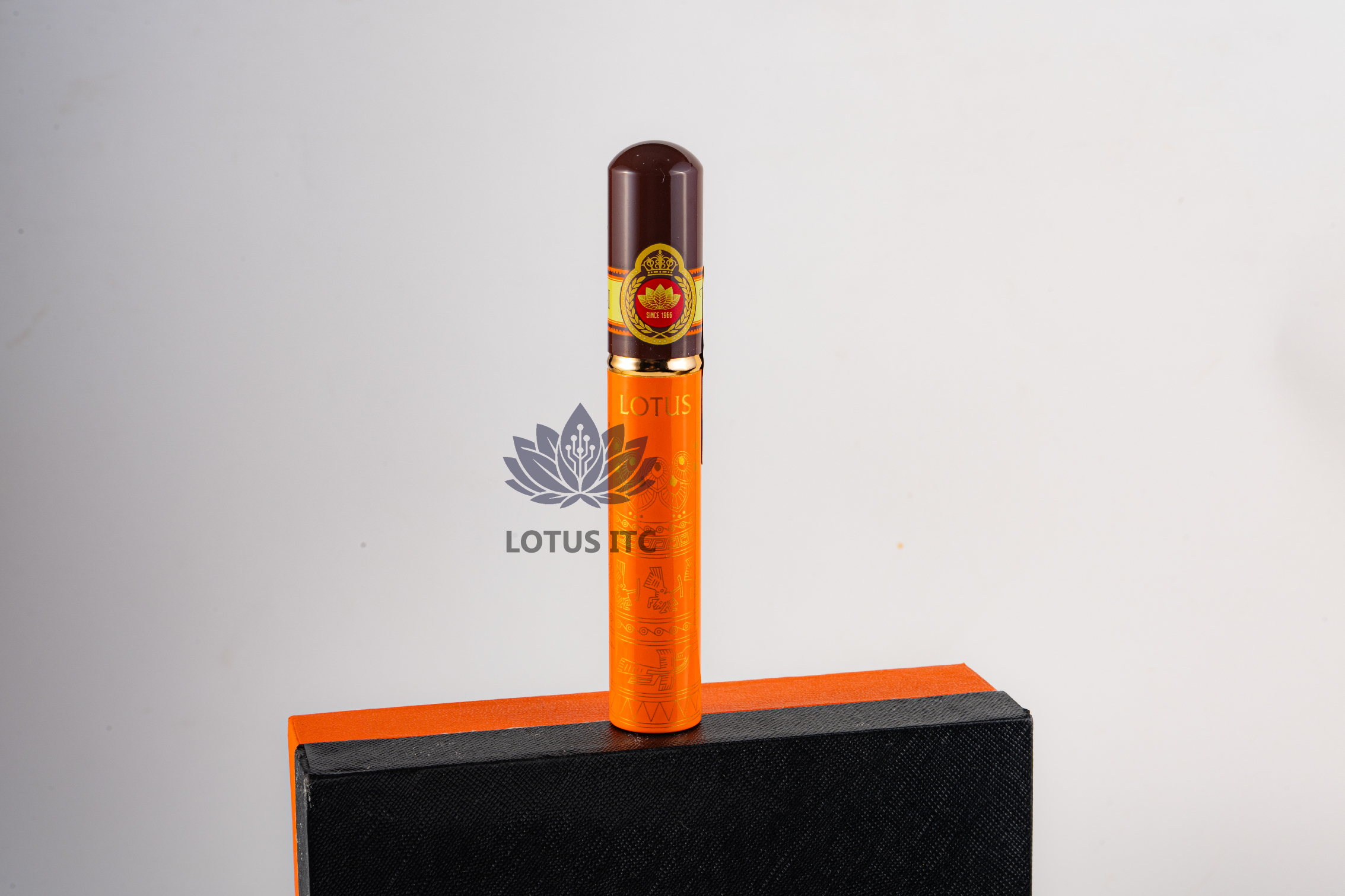 Cigar LOTUS NO.5 (Ống nhôm 1 điếu) (Hộp giấy/ 3 Điếu)